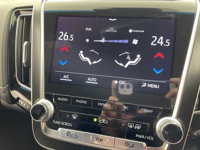 トヨタ クラウン RS アドバンス 岐阜県 2018(平30)年 4.3万km ホワイトパールクリスタルシャイン 純正メモリナビ/フルセグ/BT/DVD/USB/バックカメラ/トヨタセーフティセンス/・プリクラッシュセーフティ/・レーダークルーズコントロール/・レーントレーシングアシスト/・オートマチックハイビーム/・ロードサインアシスト/ブラインドスポットモニター/リヤトラフィックアラート/クリアランスソナー/アイドリングストップ/ビルトインETC/ハーフレザーシート/前席シートヒーター/ステアリングヒーター/シーケンシャルウインカー/LEDオートライト/フォグランプ/純正18インチAW/パドルシフト/プッシュスタート/サイドバイザー/純正フロアマット