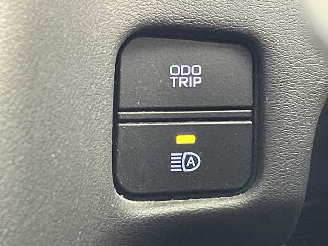 トヨタ クラウン RS アドバンス 岐阜県 2018(平30)年 4.3万km ホワイトパールクリスタルシャイン 純正メモリナビ/フルセグ/BT/DVD/USB/バックカメラ/トヨタセーフティセンス/・プリクラッシュセーフティ/・レーダークルーズコントロール/・レーントレーシングアシスト/・オートマチックハイビーム/・ロードサインアシスト/ブラインドスポットモニター/リヤトラフィックアラート/クリアランスソナー/アイドリングストップ/ビルトインETC/ハーフレザーシート/前席シートヒーター/ステアリングヒーター/シーケンシャルウインカー/LEDオートライト/フォグランプ/純正18インチAW/パドルシフト/プッシュスタート/サイドバイザー/純正フロアマット