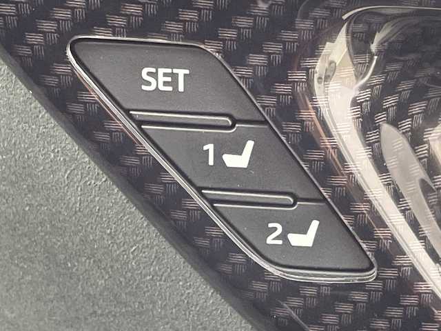 トヨタ クラウン RS アドバンス 岐阜県 2018(平30)年 4.3万km ホワイトパールクリスタルシャイン 純正メモリナビ/フルセグ/BT/DVD/USB/バックカメラ/トヨタセーフティセンス/・プリクラッシュセーフティ/・レーダークルーズコントロール/・レーントレーシングアシスト/・オートマチックハイビーム/・ロードサインアシスト/ブラインドスポットモニター/リヤトラフィックアラート/クリアランスソナー/アイドリングストップ/ビルトインETC/ハーフレザーシート/前席シートヒーター/ステアリングヒーター/シーケンシャルウインカー/LEDオートライト/フォグランプ/純正18インチAW/パドルシフト/プッシュスタート/サイドバイザー/純正フロアマット