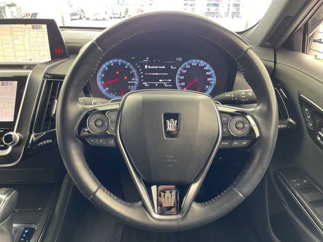 トヨタ クラウン RS アドバンス 岐阜県 2018(平30)年 4.3万km ホワイトパールクリスタルシャイン 純正メモリナビ/フルセグ/BT/DVD/USB/バックカメラ/トヨタセーフティセンス/・プリクラッシュセーフティ/・レーダークルーズコントロール/・レーントレーシングアシスト/・オートマチックハイビーム/・ロードサインアシスト/ブラインドスポットモニター/リヤトラフィックアラート/クリアランスソナー/アイドリングストップ/ビルトインETC/ハーフレザーシート/前席シートヒーター/ステアリングヒーター/シーケンシャルウインカー/LEDオートライト/フォグランプ/純正18インチAW/パドルシフト/プッシュスタート/サイドバイザー/純正フロアマット