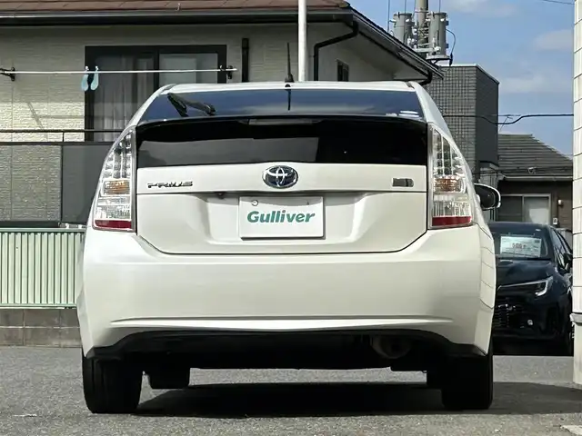 トヨタ プリウス S ツーリングセレクション 埼玉県 2011(平23)年 14.9万km ホワイトパールクリスタルシャイン ・外部検査済み/・メーカーナビゲーション/・バックカメラ/・純正17インチアルミホイール/・LEDヘッドライト/・FRコーナーセンサー/・フロアマット/・ドアバイザー/・スマートキー/・スペアキー