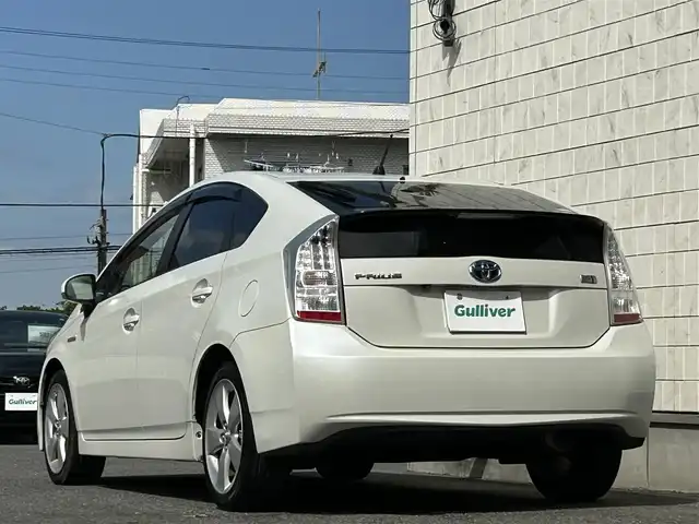 トヨタ プリウス S ツーリングセレクション 埼玉県 2011(平23)年 14.9万km ホワイトパールクリスタルシャイン ・外部検査済み/・メーカーナビゲーション/・バックカメラ/・純正17インチアルミホイール/・LEDヘッドライト/・FRコーナーセンサー/・フロアマット/・ドアバイザー/・スマートキー/・スペアキー