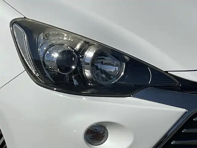 トヨタ アクア G G’s 佐賀県 2014(平26)年 12.9万km ライムホワイトパールクリスタルシャイン こちらは現金またはオートローンご利用時の価格です/自社ローンご希望の方は別途その旨お申付け下さい/禁煙車　/ライムホワイトパール　/専用フロントバンパー　/専用ＬＥＤライト　/専用シート　/専用１７インチアルミ