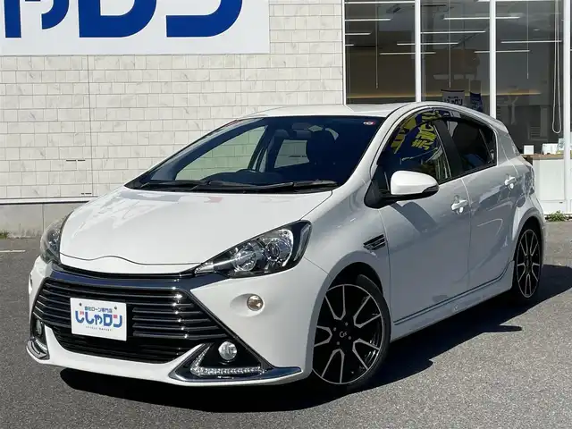 トヨタ アクア G G’s 佐賀県 2014(平26)年 12.9万km ライムホワイトパールクリスタルシャイン こちらは現金またはオートローンご利用時の価格です/自社ローンご希望の方は別途その旨お申付け下さい/禁煙車　/ライムホワイトパール　/専用フロントバンパー　/専用ＬＥＤライト　/専用シート　/専用１７インチアルミ