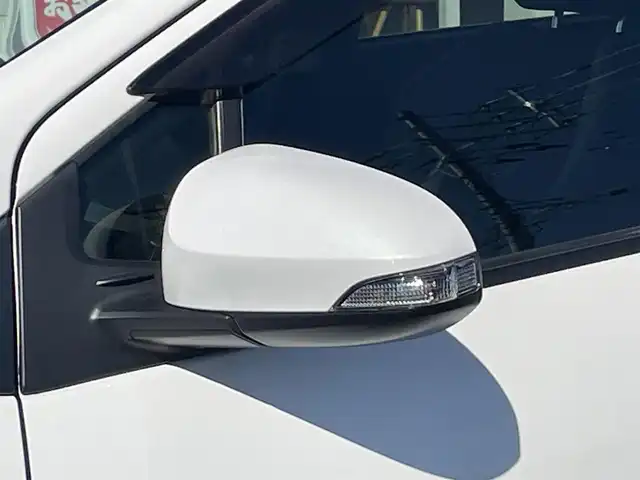 トヨタ アクア G G’s 佐賀県 2014(平26)年 12.9万km ライムホワイトパールクリスタルシャイン こちらは現金またはオートローンご利用時の価格です/自社ローンご希望の方は別途その旨お申付け下さい/禁煙車　/ライムホワイトパール　/専用フロントバンパー　/専用ＬＥＤライト　/専用シート　/専用１７インチアルミ