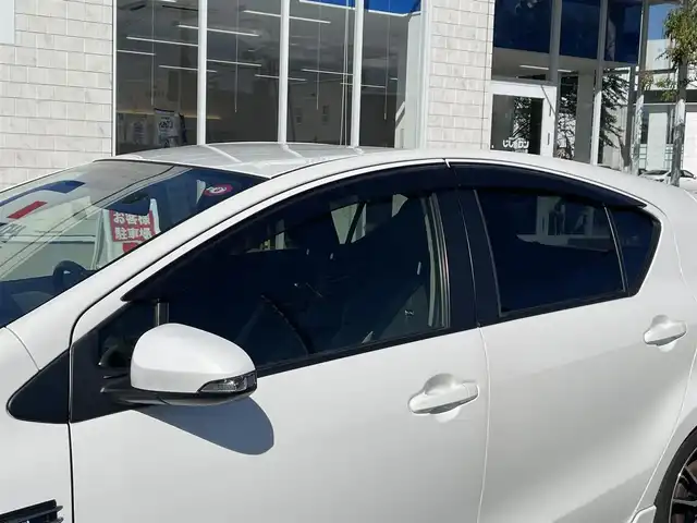 トヨタ アクア G G’s 佐賀県 2014(平26)年 12.9万km ライムホワイトパールクリスタルシャイン こちらは現金またはオートローンご利用時の価格です/自社ローンご希望の方は別途その旨お申付け下さい/禁煙車　/ライムホワイトパール　/専用フロントバンパー　/専用ＬＥＤライト　/専用シート　/専用１７インチアルミ