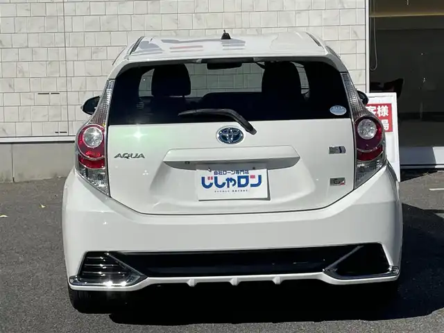 トヨタ アクア G G’s 佐賀県 2014(平26)年 12.9万km ライムホワイトパールクリスタルシャイン こちらは現金またはオートローンご利用時の価格です/自社ローンご希望の方は別途その旨お申付け下さい/禁煙車　/ライムホワイトパール　/専用フロントバンパー　/専用ＬＥＤライト　/専用シート　/専用１７インチアルミ