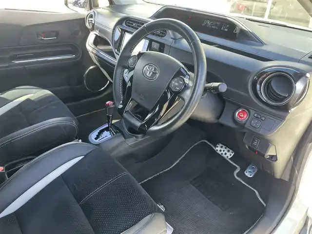 トヨタ アクア G G’s 佐賀県 2014(平26)年 12.9万km ライムホワイトパールクリスタルシャイン こちらは現金またはオートローンご利用時の価格です/自社ローンご希望の方は別途その旨お申付け下さい/禁煙車　/ライムホワイトパール　/専用フロントバンパー　/専用ＬＥＤライト　/専用シート　/専用１７インチアルミ