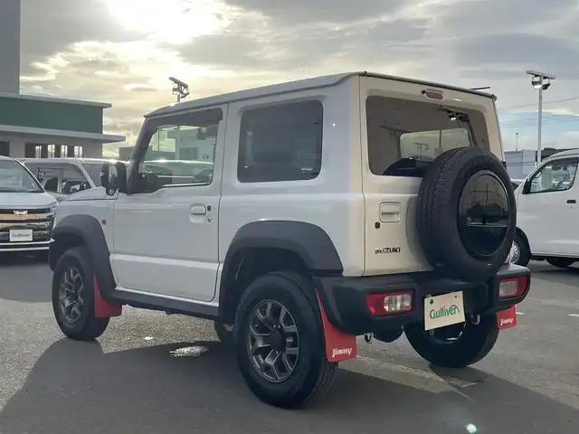 スズキ ジムニー シエラ JC 東京都 2024(令6)年 0.6万km ピュアホワイトP 4WD/パイオニア製ディスプレイオーディオ/AM/FM/Bluetooth/バックカメラ/衝突軽減ブレーキ/ヒルディセントコントロール/デュアルセンサーブレーキサポート/クルーズコントロール/前席シートヒーター/ＥＴＣ/前後ドライブレコーダー/ＬＥＤヘッドライト/スマートキー/純正フロアマット/純正サイドバイザー
