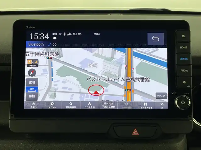 ホンダ Ｎ ＢＯＸ カスタム 愛知県 2023(令5)年 2.2万km プラチナホワイトパール 禁煙車/純正９インチナビ/（ＤＶＤ/ＣＤ/フルセグTV/AppleCarPlay/Bluetooth）/バックカメラ/ホンダセンシング/・衝突軽減ブレーキ/・車線逸脱支援システム/・路外逸脱抑制機能/・先行車発進お知らせ機能/・リアパーキングセンサー/・標識認識機能/・アダプティブクルーズコントロール/・オートマチックハイビーム/ＥＴＣ/ドライブレコーダー/シートヒーター/両側パワースライドドア/純正１４インチアルミホイール/ＬＥＤヘッドライト/フロントフォグランプ/オートライト/スマートキー/プッシュスタート/純正フロアマット/横滑り防止装置/チップアップシート/ベンチシート