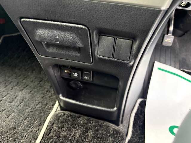 トヨタ ヴォクシー ZS 煌Ⅲ 大阪府 2020(令2)年 2.8万km ブラック 純正10型ナビ(BT/CD/DVD/HDMI/SD/フルセグ)/フリップダウンモニター/バックカメラ/衝突被害軽減システム/レーンキープアシスト/コーナーセンサー/クルーズコントロール/オートライト/オートマチックハイビーム/アイドリングストップ/純正アルミホイール/純正フロアマット/両側パワースライドドア/社外前後ドライブレコーダー/ビルトインETC/ハーフレザー/ウォークスルー/フルフラットシート/プッシュスタートボタン/LEDヘッドライト