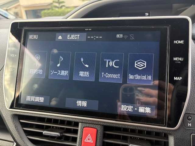 トヨタ ヴォクシー ZS 煌Ⅲ 大阪府 2020(令2)年 2.8万km ブラック 純正10型ナビ(BT/CD/DVD/HDMI/SD/フルセグ)/フリップダウンモニター/バックカメラ/衝突被害軽減システム/レーンキープアシスト/コーナーセンサー/クルーズコントロール/オートライト/オートマチックハイビーム/アイドリングストップ/純正アルミホイール/純正フロアマット/両側パワースライドドア/社外前後ドライブレコーダー/ビルトインETC/ハーフレザー/ウォークスルー/フルフラットシート/プッシュスタートボタン/LEDヘッドライト