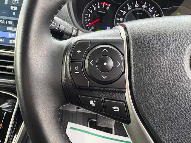 トヨタ ヴォクシー ZS 煌Ⅲ 大阪府 2020(令2)年 2.8万km ブラック 純正10型ナビ(BT/CD/DVD/HDMI/SD/フルセグ)/フリップダウンモニター/バックカメラ/衝突被害軽減システム/レーンキープアシスト/コーナーセンサー/クルーズコントロール/オートライト/オートマチックハイビーム/アイドリングストップ/純正アルミホイール/純正フロアマット/両側パワースライドドア/社外前後ドライブレコーダー/ビルトインETC/ハーフレザー/ウォークスルー/フルフラットシート/プッシュスタートボタン/LEDヘッドライト