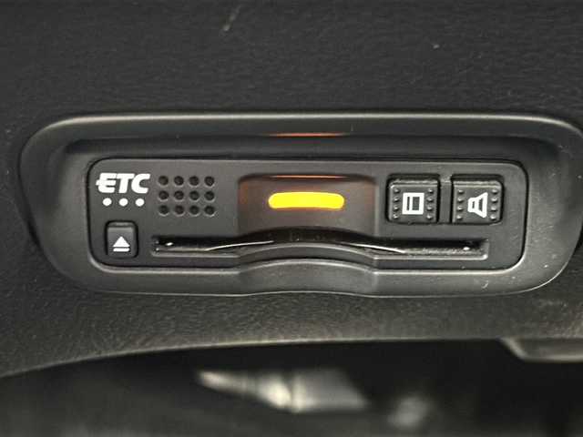 ホンダ ヴェゼル ハイブリッド X ホンダセンシング 鳥取県 2019(令1)年 3.6万km クリスタルブラックパール ワンオーナー/ナビ装着用スペシャルパッケージ＋ETC車載器/Honda SENSING/前席用 i-サイドエアバッグシステム＋サイドカーテンエアバッグシステム(前席/後席対応)/LEDヘッドライト/ハロゲンフォグライト/ボディロアガーニッシュ(ガンメタリック塗装)/16インチアルミホイール/AM/FM、CD/DVD/ドアバイザー/プッシュスタート/フルセグテレビ