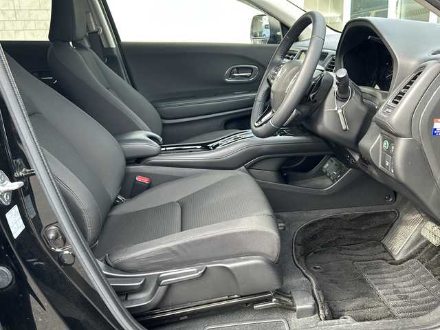 ホンダ ヴェゼル ハイブリッド X ホンダセンシング 鳥取県 2019(令1)年 3.6万km クリスタルブラックパール ワンオーナー/ナビ装着用スペシャルパッケージ＋ETC車載器/Honda SENSING/前席用 i-サイドエアバッグシステム＋サイドカーテンエアバッグシステム(前席/後席対応)/LEDヘッドライト/ハロゲンフォグライト/ボディロアガーニッシュ(ガンメタリック塗装)/16インチアルミホイール/AM/FM、CD/DVD/ドアバイザー/プッシュスタート/フルセグテレビ