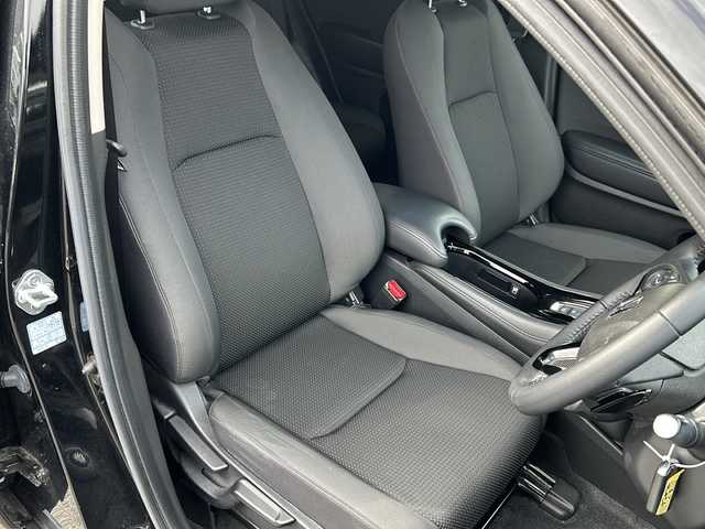 ホンダ ヴェゼル ハイブリッド X ホンダセンシング 鳥取県 2019(令1)年 3.6万km クリスタルブラックパール ワンオーナー/ナビ装着用スペシャルパッケージ＋ETC車載器/Honda SENSING/前席用 i-サイドエアバッグシステム＋サイドカーテンエアバッグシステム(前席/後席対応)/LEDヘッドライト/ハロゲンフォグライト/ボディロアガーニッシュ(ガンメタリック塗装)/16インチアルミホイール/AM/FM、CD/DVD/ドアバイザー/プッシュスタート/フルセグテレビ