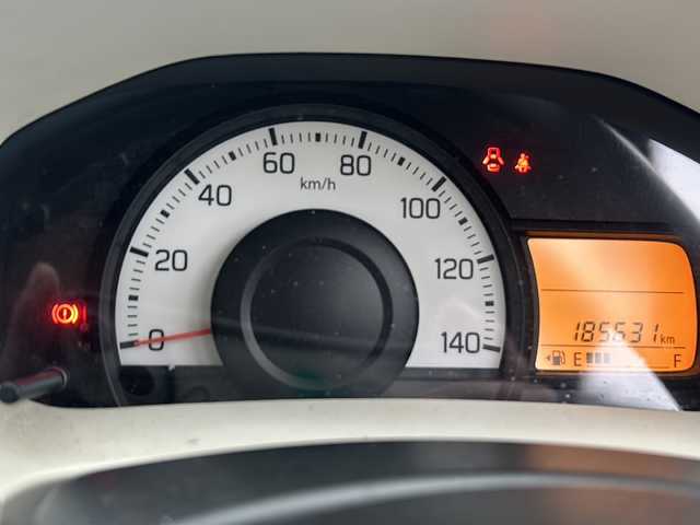 スズキ アルト F 石川県 2017(平29)年 18.6万km シルキーシルバーメタリック ワンオーナー/4WD/オーディオ/【CD・FM・AM・AUX】/社外AW冬タイヤ車載 溝6mm/運転席シートヒーター/純正フロアマット/ドアバイザー