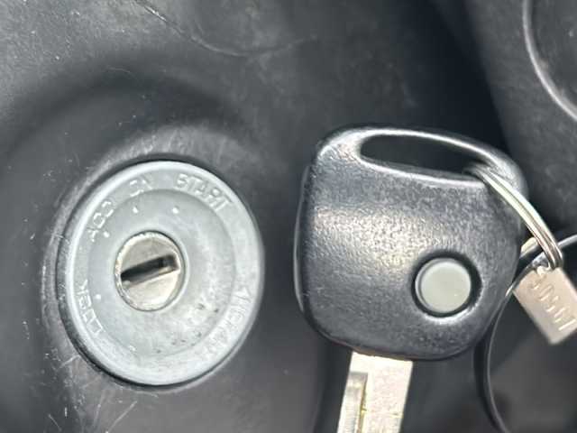 スズキ アルト F 石川県 2017(平29)年 18.6万km シルキーシルバーメタリック ワンオーナー/4WD/オーディオ/【CD・FM・AM・AUX】/社外AW冬タイヤ車載 溝6mm/運転席シートヒーター/純正フロアマット/ドアバイザー