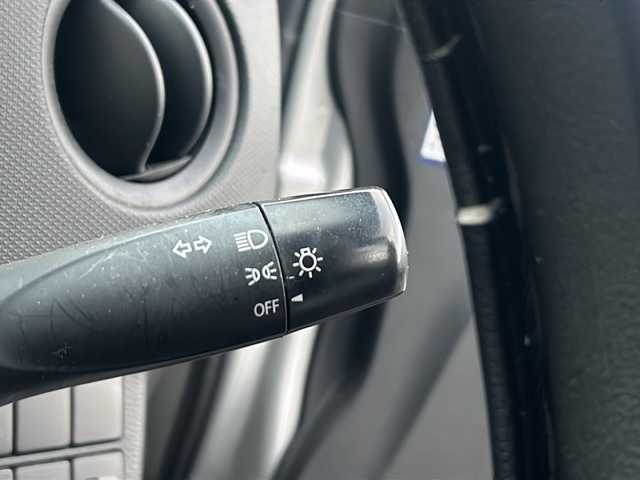 スズキ アルト F 石川県 2017(平29)年 18.6万km シルキーシルバーメタリック ワンオーナー/4WD/オーディオ/【CD・FM・AM・AUX】/社外AW冬タイヤ車載 溝6mm/運転席シートヒーター/純正フロアマット/ドアバイザー