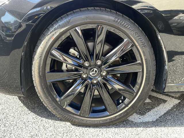 マツダ マツダ６セダン XD スポーツアピアランス 広島県 2023(令5)年 1.1万km ジェットブラックマイカ /登録時走行距離/　　　　　　　10929キロ/ワンオーナー/i-stop/純正ナビ/全方位モニター/地デジ/赤革シート/シートヒーター/クルーズコントロール/HUD/BOSEサウンドシステム/ETC/新車時整備手帳/　　【保証書】/取扱説明書/
