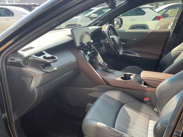 トヨタ ハリアー ハイブリッド Z 宮崎県 2021(令3)年 4.8万km プレシャスブラックパール 純正ナビ　ＪＢＬ　フルセグＴＶ　全方位カメラ　パワーバックドア　/２０インチアルミ　デジタルミラー　ＥＴＣ　ハーフレザー　レーンキープ　ＬＥＤヘッドライト　オートマチックハイビーム