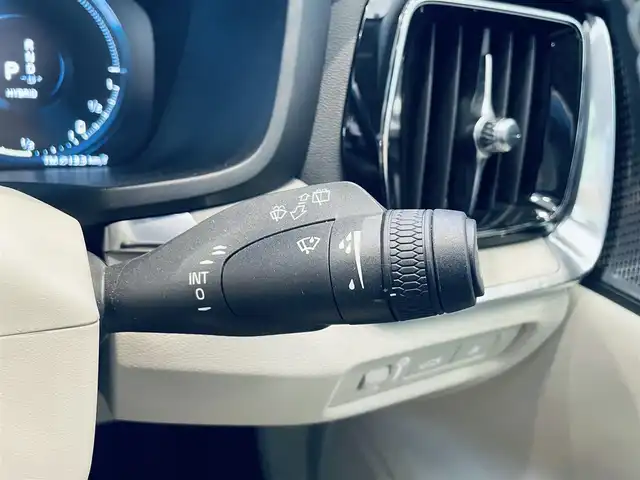 ボルボ Ｖ６０ T6 ツインEG AWD モメンタム 大阪府 2020(令2)年 2.9万km 青 HUD/ACC/HarmanKardon/純正ナビ/TV/360度カメラ/applecarplay/純正18インチAW/LEDヘッドライト/電動リアゲート/BLIS/クリアランスソナー/革シート/メモリ付きパワーシート/エアシートヒーター/ETC/ドラレコ/レーダー探知機/ルーフレール/自動駐車/スマートキー