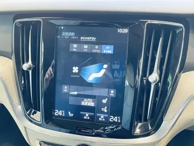 ボルボ Ｖ６０ T6 ツインEG AWD モメンタム 大阪府 2020(令2)年 2.9万km 青 HUD/ACC/HarmanKardon/純正ナビ/TV/360度カメラ/applecarplay/純正18インチAW/LEDヘッドライト/電動リアゲート/BLIS/クリアランスソナー/革シート/メモリ付きパワーシート/エアシートヒーター/ETC/ドラレコ/レーダー探知機/ルーフレール/自動駐車/スマートキー