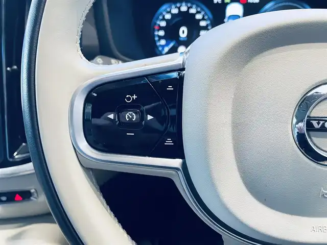ボルボ Ｖ６０ T6 ツインEG AWD モメンタム 大阪府 2020(令2)年 2.9万km 青 HUD/ACC/HarmanKardon/純正ナビ/TV/360度カメラ/applecarplay/純正18インチAW/LEDヘッドライト/電動リアゲート/BLIS/クリアランスソナー/革シート/メモリ付きパワーシート/エアシートヒーター/ETC/ドラレコ/レーダー探知機/ルーフレール/自動駐車/スマートキー