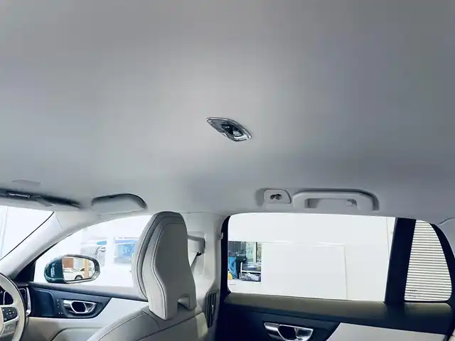 ボルボ Ｖ６０ T6 ツインEG AWD モメンタム 大阪府 2020(令2)年 2.9万km 青 HUD/ACC/HarmanKardon/純正ナビ/TV/360度カメラ/applecarplay/純正18インチAW/LEDヘッドライト/電動リアゲート/BLIS/クリアランスソナー/革シート/メモリ付きパワーシート/エアシートヒーター/ETC/ドラレコ/レーダー探知機/ルーフレール/自動駐車/スマートキー