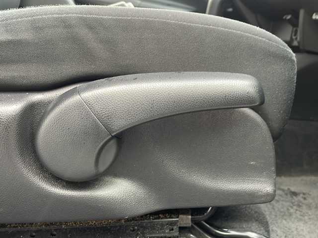 ホンダ フィット 13G Lパッケージ 山形県 2014(平26)年 10万km プレミアムホワイトパール 禁煙車/4WD/寒冷地仕様/横滑り防止装置/社外SDナビ/（Bluetooth/CD/DVD/フルセグ)/バックカメラ/LEDオートライト/ステアリングスイッチ/ETC/社外AW/純正フロアマット/電動格納ウィンカーミラー/スマートキー×2/エンジンスターター/ドアバイザー