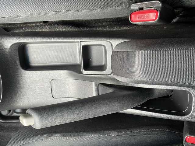 ホンダ フィット 13G Lパッケージ 山形県 2014(平26)年 10万km プレミアムホワイトパール 禁煙車/4WD/寒冷地仕様/横滑り防止装置/社外SDナビ/（Bluetooth/CD/DVD/フルセグ)/バックカメラ/LEDオートライト/ステアリングスイッチ/ETC/社外AW/純正フロアマット/電動格納ウィンカーミラー/スマートキー×2/エンジンスターター/ドアバイザー