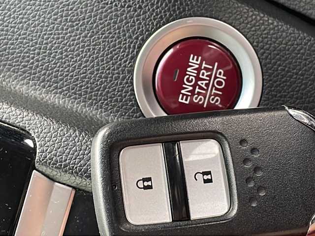 ホンダ フィット 13G Lパッケージ 山形県 2014(平26)年 10万km プレミアムホワイトパール 禁煙車/4WD/寒冷地仕様/横滑り防止装置/社外SDナビ/（Bluetooth/CD/DVD/フルセグ)/バックカメラ/LEDオートライト/ステアリングスイッチ/ETC/社外AW/純正フロアマット/電動格納ウィンカーミラー/スマートキー×2/エンジンスターター/ドアバイザー