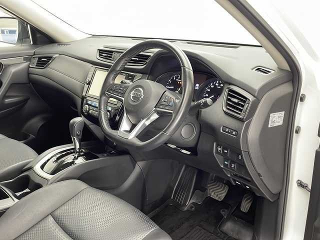 日産 エクストレイル 20Xi 宮崎県 2018(平30)年 9.6万km ブリリアントホワイトパール 禁煙車/エマージェンシーブレーキ/純正9型ナビTV/（MM518D-L/CD/DVD/MSV/Bluetooth/フルセグTV）/純正ドライブレコーダー/純正LEDオートライト/純正フォグ/純正18インチアルミ/純正フロアマット/プロパイロット/アラウンドビューモニター/クリアランスソナー/電子パーキング/オートホールド/ヒーテッドドアミラー/パワーバックドア/撥水カプロンシート/デュアルオートエアコン/インテリジェントキー/プッシュエンジンスタート/スペアキー/新車時保証書/取扱い説明書