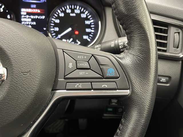 日産 エクストレイル 20Xi 宮崎県 2018(平30)年 9.6万km ブリリアントホワイトパール 禁煙車/エマージェンシーブレーキ/純正9型ナビTV/（MM518D-L/CD/DVD/MSV/Bluetooth/フルセグTV）/純正ドライブレコーダー/純正LEDオートライト/純正フォグ/純正18インチアルミ/純正フロアマット/プロパイロット/アラウンドビューモニター/クリアランスソナー/電子パーキング/オートホールド/ヒーテッドドアミラー/パワーバックドア/撥水カプロンシート/デュアルオートエアコン/インテリジェントキー/プッシュエンジンスタート/スペアキー/新車時保証書/取扱い説明書