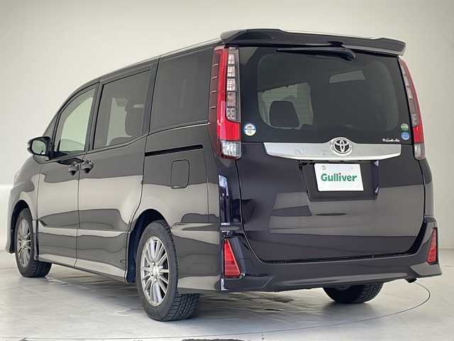 トヨタ ノア Si 沖縄県 2016(平28)年 5.6万km ボルドーマイカメタリック ワンオーナー/純正ナビ【NSZT-W64】/　（CD/DVD/Bluetooth/DTV）/バックカメラ/ビルドインETC/片側パワースライドドア/TOYOTA　safety sense /ステアリングスイッチ/サンシェード/MTモード付AT/電動格納ウインカーミラー/クリアランスソナー/純正フロアマット/LEDヘッドライト/オートライト/取扱説明書/保証書
