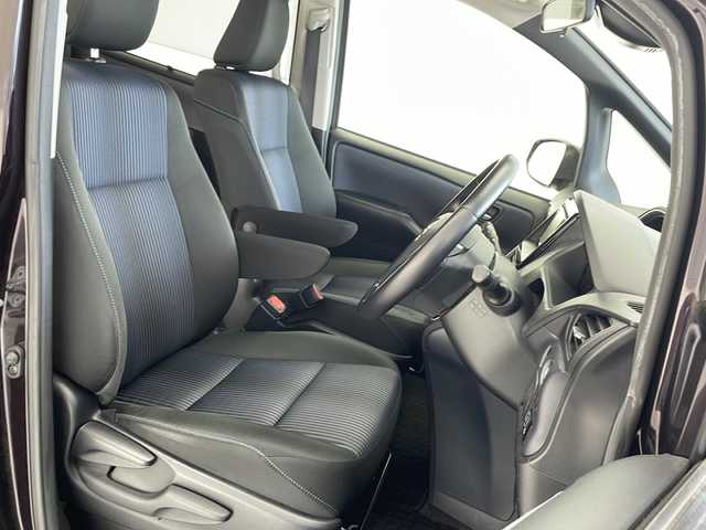 トヨタ ノア Si 沖縄県 2016(平28)年 5.6万km ボルドーマイカメタリック ワンオーナー/純正ナビ【NSZT-W64】/　（CD/DVD/Bluetooth/DTV）/バックカメラ/ビルドインETC/片側パワースライドドア/TOYOTA　safety sense /ステアリングスイッチ/サンシェード/MTモード付AT/電動格納ウインカーミラー/クリアランスソナー/純正フロアマット/LEDヘッドライト/オートライト/取扱説明書/保証書