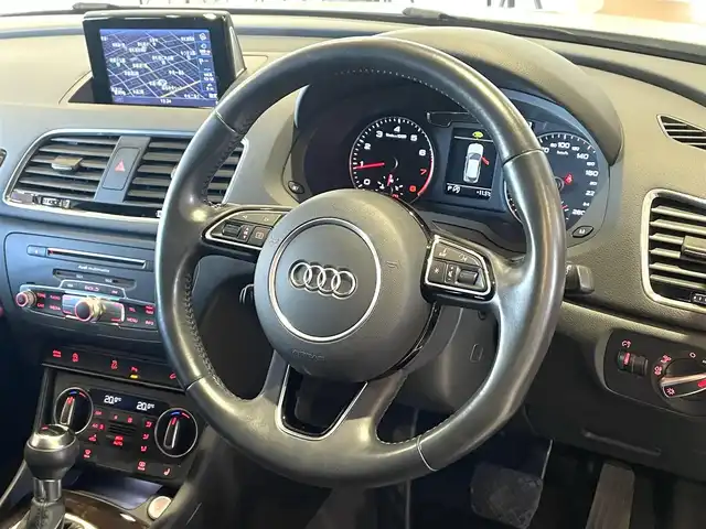 アウディ Ｑ３ 2．0 TFSI クワトロ 180PS 道央・札幌 2016(平28)年 4.8万km グレイシアホワイトメタリック グレイシアホワイトメタリック/レザーパッケージ/　・ファインナッパレザー/　・シートヒーター/リヤビューカメラ/MMIナビゲーション/LEDヘッドライト/アシスタンスパッケージ/　・クルーズコントロール/　・アウディサイドアシスト/　・アウディアクティブレーンアシスト/オートマチックテールゲート
