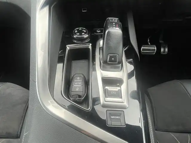 プジョー ５００８ GT ブルーHDi 宮崎県 2019(令1)年 7.3万km パールⅡ 純正ナビ/　AM/FM/BT/バックカメラ/衝突軽減ブレーキ　/レーンキープ　/インテリジェントハイビーム　/ブラインドスポットモニター　/パワーバックドア　/ＥＴＣ車載器　/ドライブレコーダー　/ＬＥＤヘッドライト　/フォグランプ/電動パーキング/スマートキー/プッシュスタート