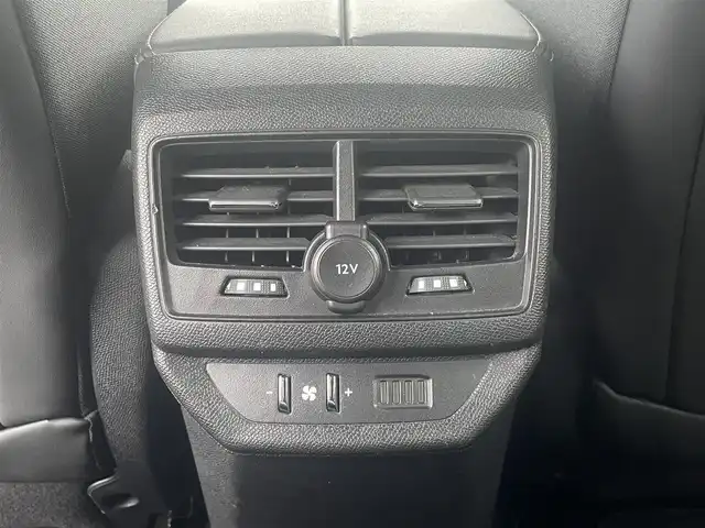 プジョー ５００８ GT ブルーHDi 宮崎県 2019(令1)年 7.3万km パールⅡ 純正ナビ/　AM/FM/BT/バックカメラ/衝突軽減ブレーキ　/レーンキープ　/インテリジェントハイビーム　/ブラインドスポットモニター　/パワーバックドア　/ＥＴＣ車載器　/ドライブレコーダー　/ＬＥＤヘッドライト　/フォグランプ/電動パーキング/スマートキー/プッシュスタート