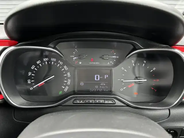 シトロエン Ｃ３ シャイン 茨城県 2017(平29)年 2.4万km 白 ワンオーナー　/アクティブセーフティブレーキ　/ＬＫＡ　/ＢＳＭ　/バックカメラ　/パーキングセンサー　/クルコン　/ディスプレイオーディオ　/ＢＴ　/ＵＳＢ　/ＥＴＣ　/ドラレコ　/純正１６インチＡＷ　/オートライト　/禁煙車