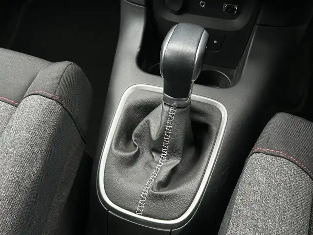 シトロエン Ｃ３ シャイン 茨城県 2017(平29)年 2.4万km 白 ワンオーナー　/アクティブセーフティブレーキ　/ＬＫＡ　/ＢＳＭ　/バックカメラ　/パーキングセンサー　/クルコン　/ディスプレイオーディオ　/ＢＴ　/ＵＳＢ　/ＥＴＣ　/ドラレコ　/純正１６インチＡＷ　/オートライト　/禁煙車