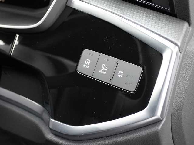 アウディ アウディ Ｑ３ 35TDIクワトロ Sライン 静岡県 2024(令6)年 0.4万km グレイシアホワイトメタリック BlackStyling パッケージ/Audyプレセンス軽減ブレーキ/車線逸脱警告 ACC サイドアシスト/19インチアルミホイール/ブラックレザーシート シートヒーター /MMIナビゲーションワンセグTV Bluetooth/全方位カメラ/前席パワーシート/LEDヘッドライト/リヤシーケンシャルウィンカー/バーチャルコクピット/Driveセレクト/ワイヤレス充電/リヤガラスフィルム施工/DSRCETC/前後ドライブレコーダー