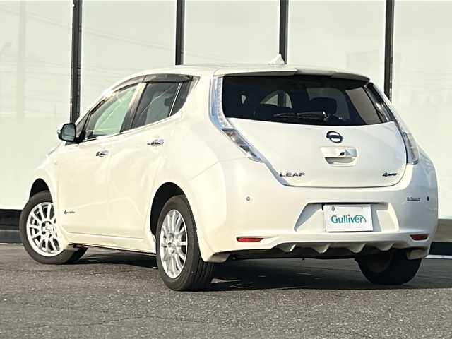 日産 リーフ X 山形県 2013(平25)年 16.3万km ブリリアントホワイトパール 純正ナビ/（Bluetooth/CD/DVD/フルセグ)/ステアリングスイッチ/全席シートヒーター/ステアリングヒーター/ビルトインETC/純正アルミホイール/純正フロアマット/電動格納ミラー/ウィンカーミラー/LEDヘッドライト/スマートキー/スペアキー