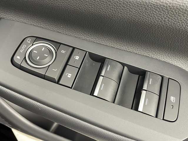 トヨタ プリウス Z 千葉県 2024(令6)年 0.6万km アティチュードブラックマイカ 禁煙車/ワンオーナー/トヨタセーフティセンス/パノラマルーフ/パワーバックドア/12.3型ディスプレイオーディオプラス/コネクティッドナビ/フルセグTV/アラウンドビューモニター/アドバンスドパーク/レーダークルーズコントロール/レーンアシスト/デジタルインナーミラー/ブラインドスポットモニター/合皮レザーシート/シートヒーター/シートベンチレーション/ステアリングヒーター/パワーシート/メモリシート/LEDオートライト/オートハイビーム/ビルトインETC/電動パーキング/オートブレーキホールド/ステアリングスイッチ/横滑り防止機能/ワイヤレス充電/AC100V/純正19インチアルミホイール/純正フロアマット