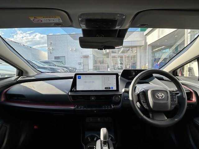 トヨタ プリウス Z 埼玉県 2024(令6)年 0.6万km アティチュードブラックマイカ パノラマルーフ/パワーバックドア/12.3型ディスプレイオーディオプラス/コネクティッドナビ/フルセグTV/アラウンドビューモニター/アドバンスドパーク/レーダークルーズコントロール/レーンアシスト/デジタルインナーミラー/ブラインドスポットモニター/シートヒーター/シートベンチレーション/ステアリングヒーター/パワーシート/LEDヘッドライト/オートハイビーム/ビルトインETC/オートブレーキホールド/横滑り防止機能/ワイヤレス充電/AC100V/純正19インチアルミホイール/純正フロアマット/保証書/取扱説明書/スペアキー