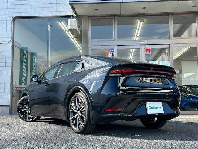 トヨタ プリウス Z 埼玉県 2024(令6)年 0.6万km アティチュードブラックマイカ パノラマルーフ/パワーバックドア/12.3型ディスプレイオーディオプラス/コネクティッドナビ/フルセグTV/アラウンドビューモニター/アドバンスドパーク/レーダークルーズコントロール/レーンアシスト/デジタルインナーミラー/ブラインドスポットモニター/シートヒーター/シートベンチレーション/ステアリングヒーター/パワーシート/LEDヘッドライト/オートハイビーム/ビルトインETC/オートブレーキホールド/横滑り防止機能/ワイヤレス充電/AC100V/純正19インチアルミホイール/純正フロアマット/保証書/取扱説明書/スペアキー