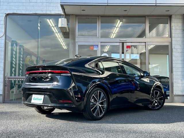 トヨタ プリウス Z 埼玉県 2024(令6)年 0.6万km アティチュードブラックマイカ パノラマルーフ/パワーバックドア/12.3型ディスプレイオーディオプラス/コネクティッドナビ/フルセグTV/アラウンドビューモニター/アドバンスドパーク/レーダークルーズコントロール/レーンアシスト/デジタルインナーミラー/ブラインドスポットモニター/シートヒーター/シートベンチレーション/ステアリングヒーター/パワーシート/LEDヘッドライト/オートハイビーム/ビルトインETC/オートブレーキホールド/横滑り防止機能/ワイヤレス充電/AC100V/純正19インチアルミホイール/純正フロアマット/保証書/取扱説明書/スペアキー