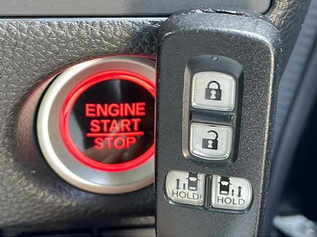 ホンダ Ｎ ＢＯＸ カスタム G L ターボ ホンダセンシング 三重県 2018(平30)年 4.8万km クリスタルブラックパール 社外SDナビ(AM/FM/CD/DVD/TV/BT)/バックカメラ/両側パワースライドドア/ハーフレザーシート/パドルシフト/オートライト/フォグライト/LEDヘッドライト/ビルトインETC/衝突軽減ブレーキ/レーンキープアシスト/横滑り防止/レーダークルーズコントロール/シートリフター/リヤセンサー/ウィンカーミラー/電動格納ミラー