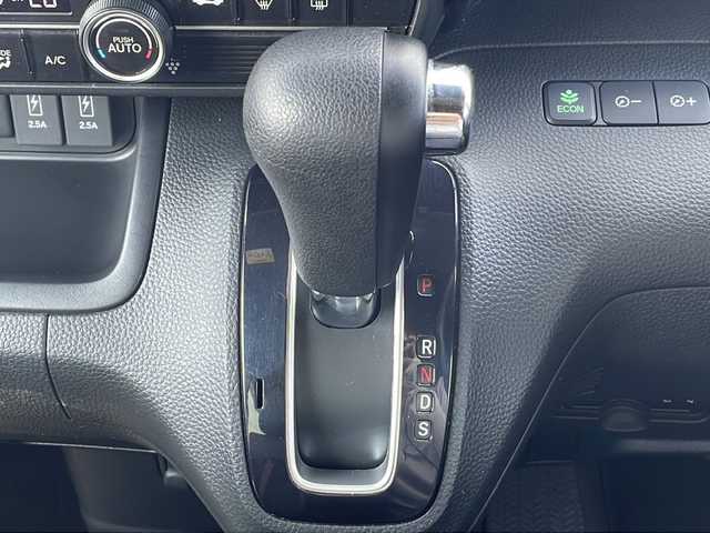 ホンダ Ｎ ＢＯＸ カスタム G L ターボ ホンダセンシング 三重県 2018(平30)年 4.8万km クリスタルブラックパール 社外SDナビ(AM/FM/CD/DVD/TV/BT)/バックカメラ/両側パワースライドドア/ハーフレザーシート/パドルシフト/オートライト/フォグライト/LEDヘッドライト/ビルトインETC/衝突軽減ブレーキ/レーンキープアシスト/横滑り防止/レーダークルーズコントロール/シートリフター/リヤセンサー/ウィンカーミラー/電動格納ミラー