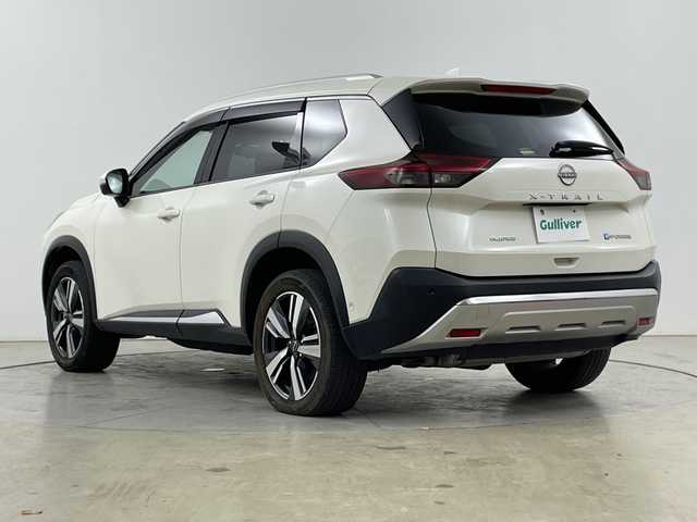 日産 エクストレイル G e－4ORCE 道央・札幌 2023(令5)年 5万km ブリリアントホワイトパール ・4WD/・プロパイロット/・純正12.3インチナビ/・フルセグTV/FM/AM/BT/・アラウンドビューモニター/・前後ドライブレコーダー/・インテリジェントトレースコントロール/・アドバンスヒルディセントコントロール/・車線逸脱防止支援システム/・後側方衝突防止支援システム/・LEDヘッドライト/・オートライト/オートハイビーム/・ブラウンレザーシート/・シートヒーター/・メモリーパワーシート/・ステアリングヒーター/・パワーバックドア/・パーキングアシスト/・ETC/・純正19インチAW